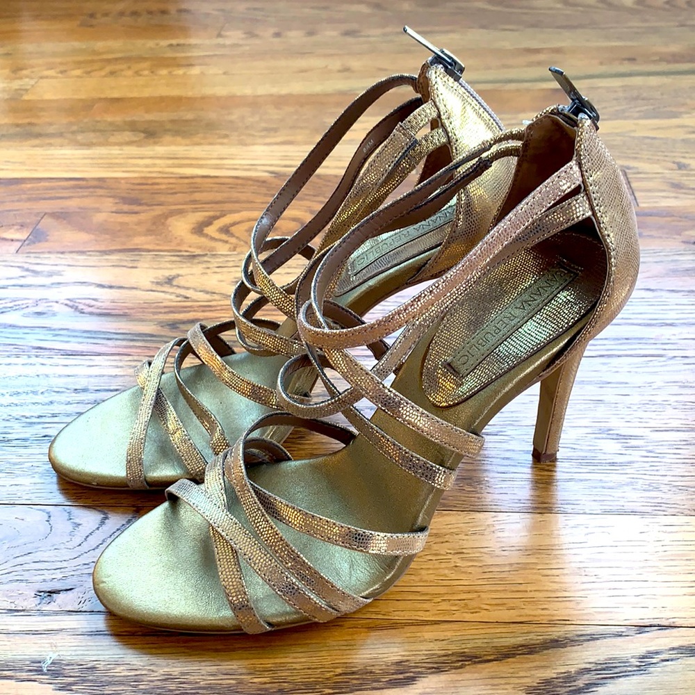 Gold Banana Republic strappy sandals Size 8.5